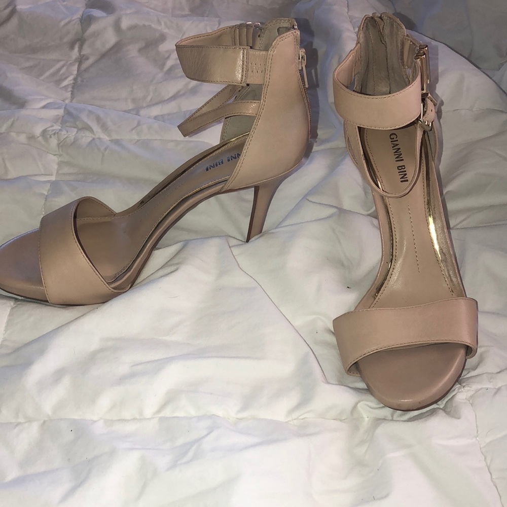 Nude heels by Gianni Bini